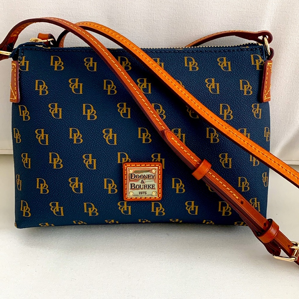 NWT  Dooney & Bourke Rosie Crossbody NWT